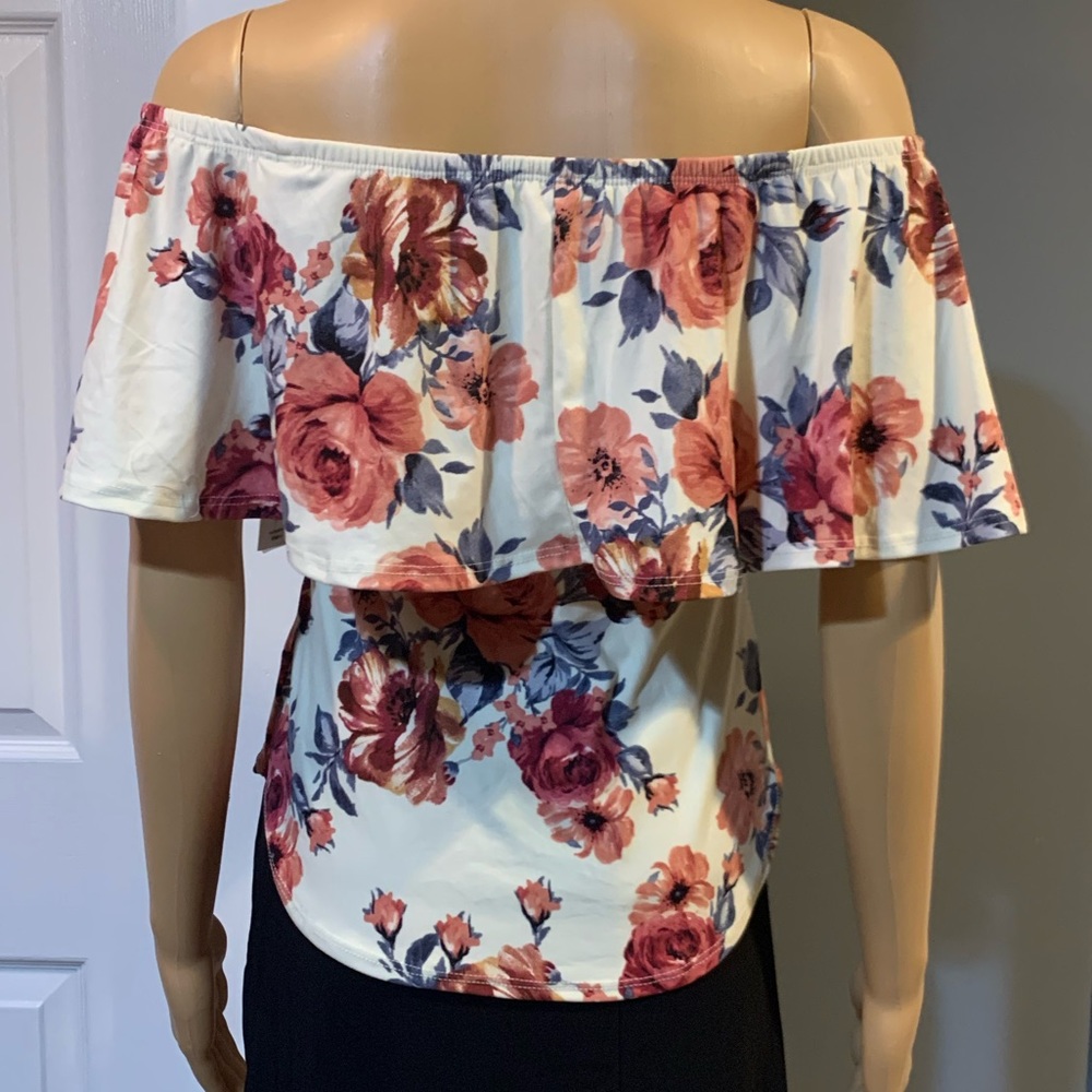 Vibe Off-Shoulder Top - Picture 3 of 5